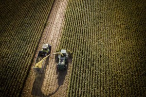 Peexio - Photographie aérienne et au sol de matériel agricole (machinisme)